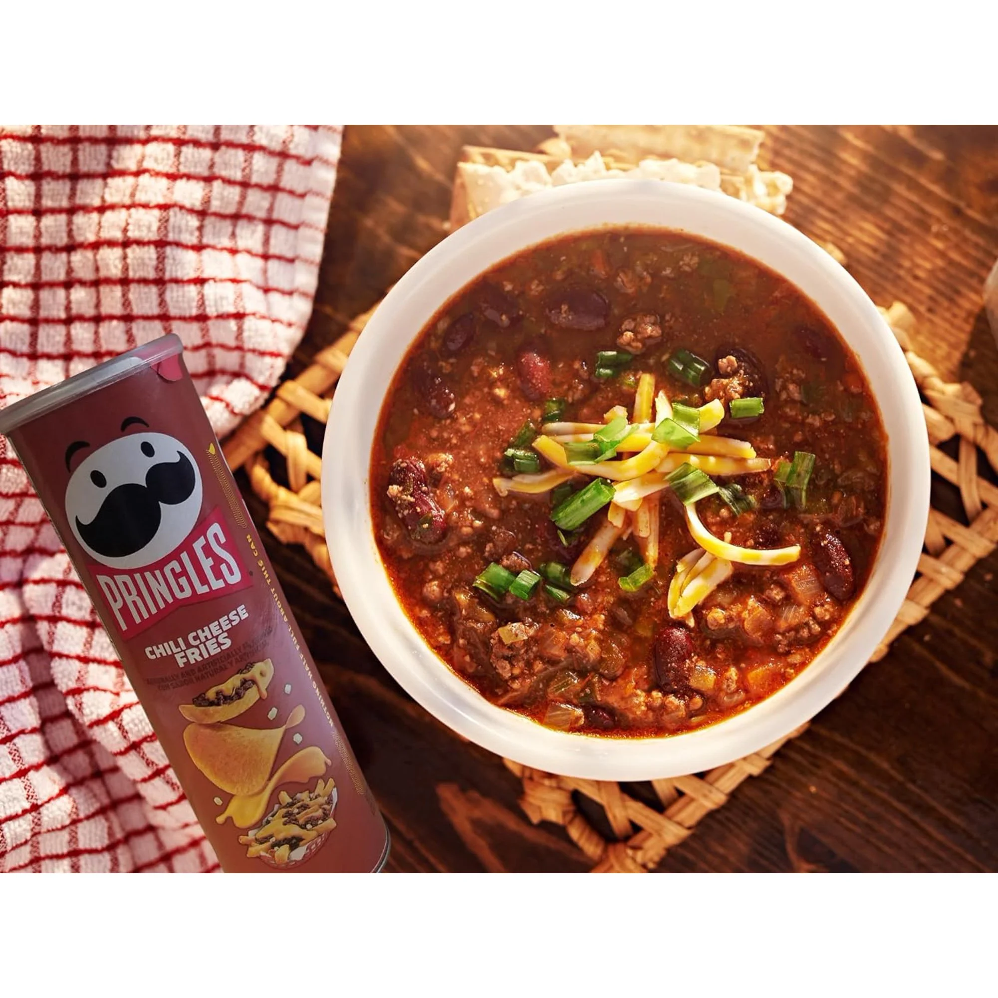 PRINGLES CHILI CHEESE FRIES — BOLD & SAVORY CRISPS 14 PACK - Image 3